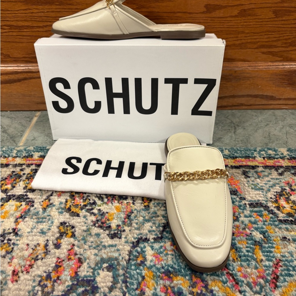 SCHUTZ  Desmond Loafer in Pearl leather with gold accents NWT size 6.5